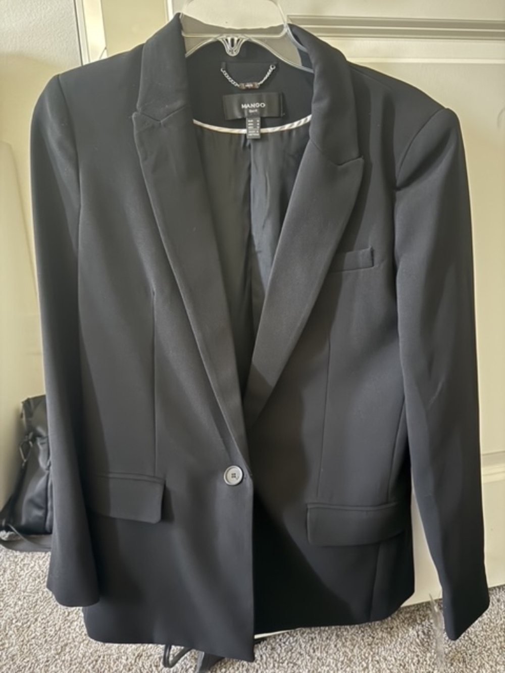 NWT MANGO Basic Suit Jacket - Color Black in Size Small!